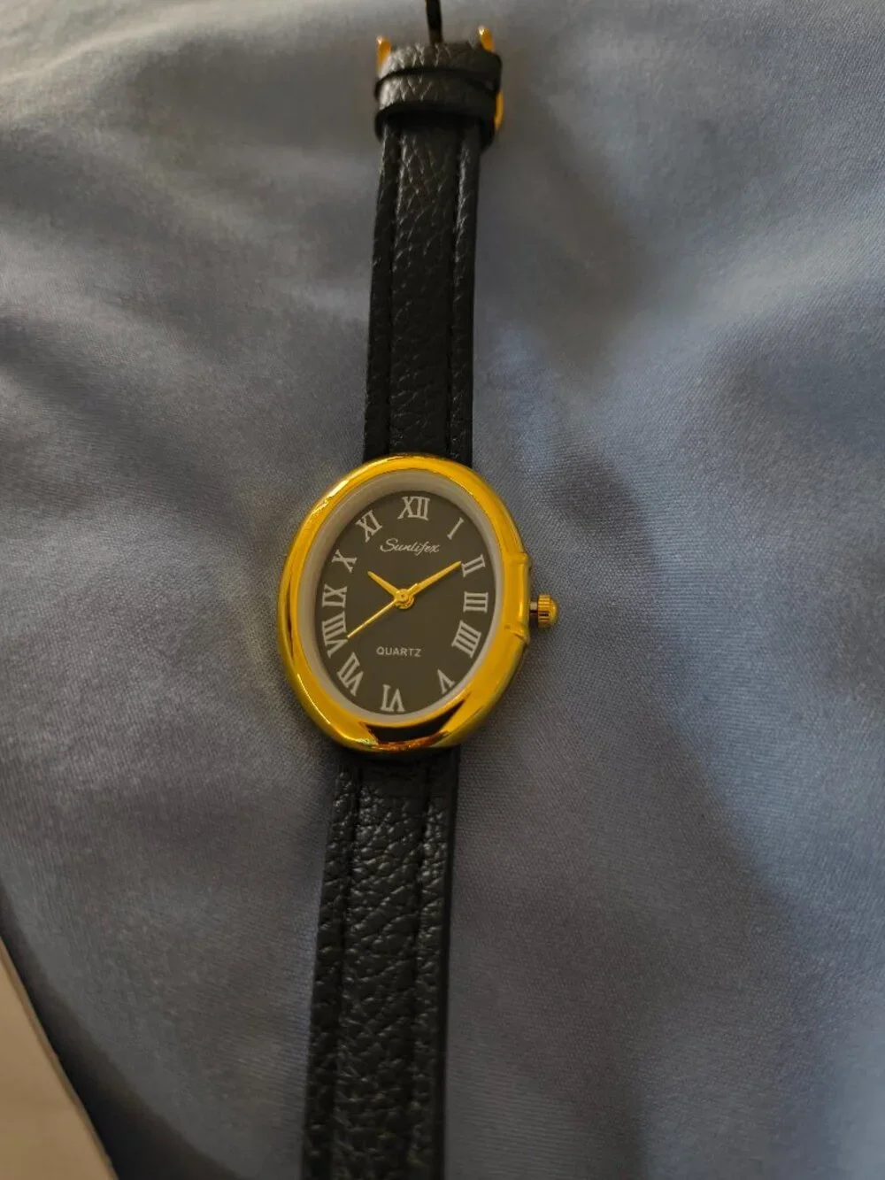 Women's Oval Quartz Watch
